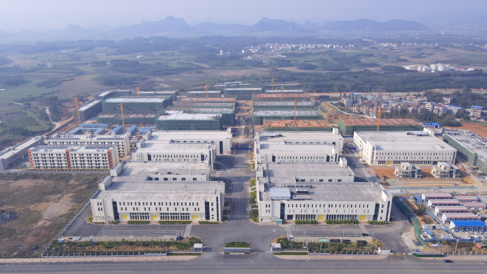 广西来宾市工业园区:加快重大工业项目建设 积极打造六大特色产业集群